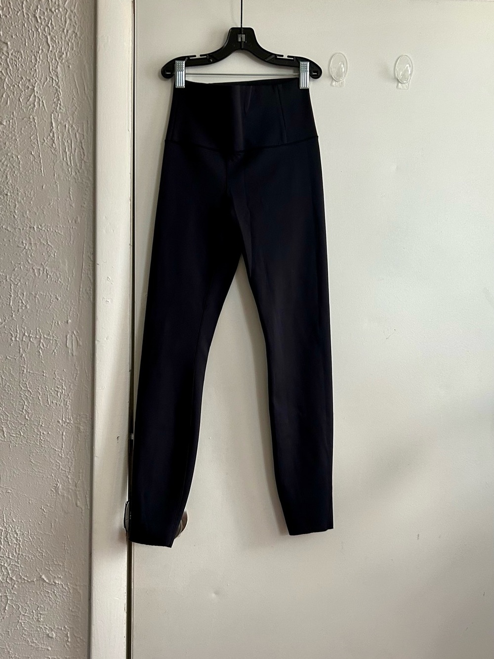 Vuori Black High-Rise Performance Leggings